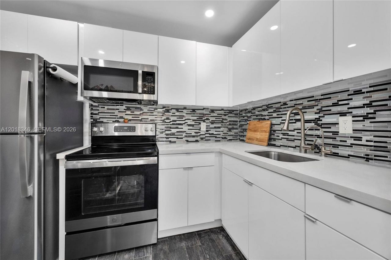1051 SW 1st St , Unit 401, Miami, FL 33130 Photo