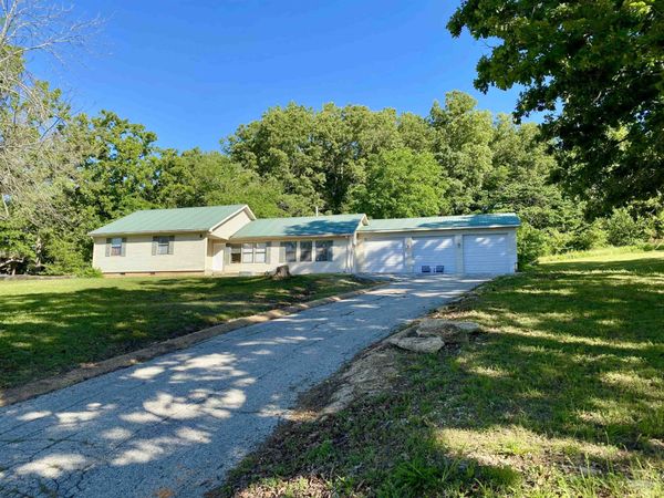 464 N Main Street, Salem, AR 72576