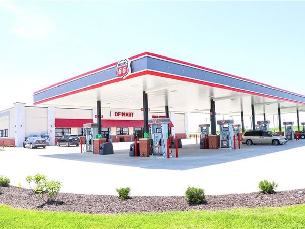 17520 New Trails Pkwy Parkway, Gardner, KS 66030