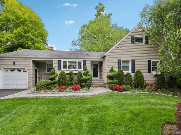 22 Stony Run, New Rochelle, NY 10804