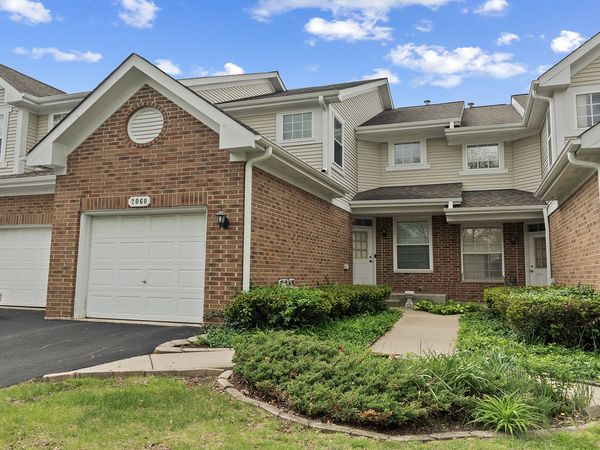 2060 Crossing Court , Lombard, IL 60148