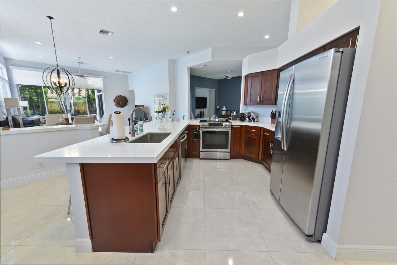 6685 NW 24th Terrace, Boca Raton, FL 33496 Photo