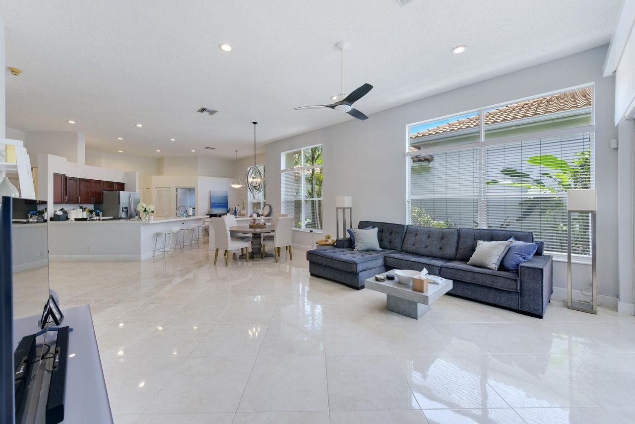 6685 NW 24th Terrace, Boca Raton, FL 33496 Photo