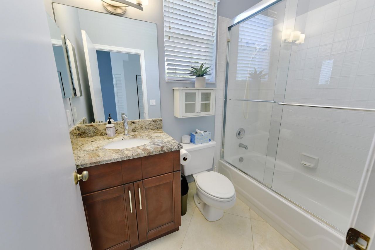 6685 NW 24th Terrace, Boca Raton, FL 33496 Photo