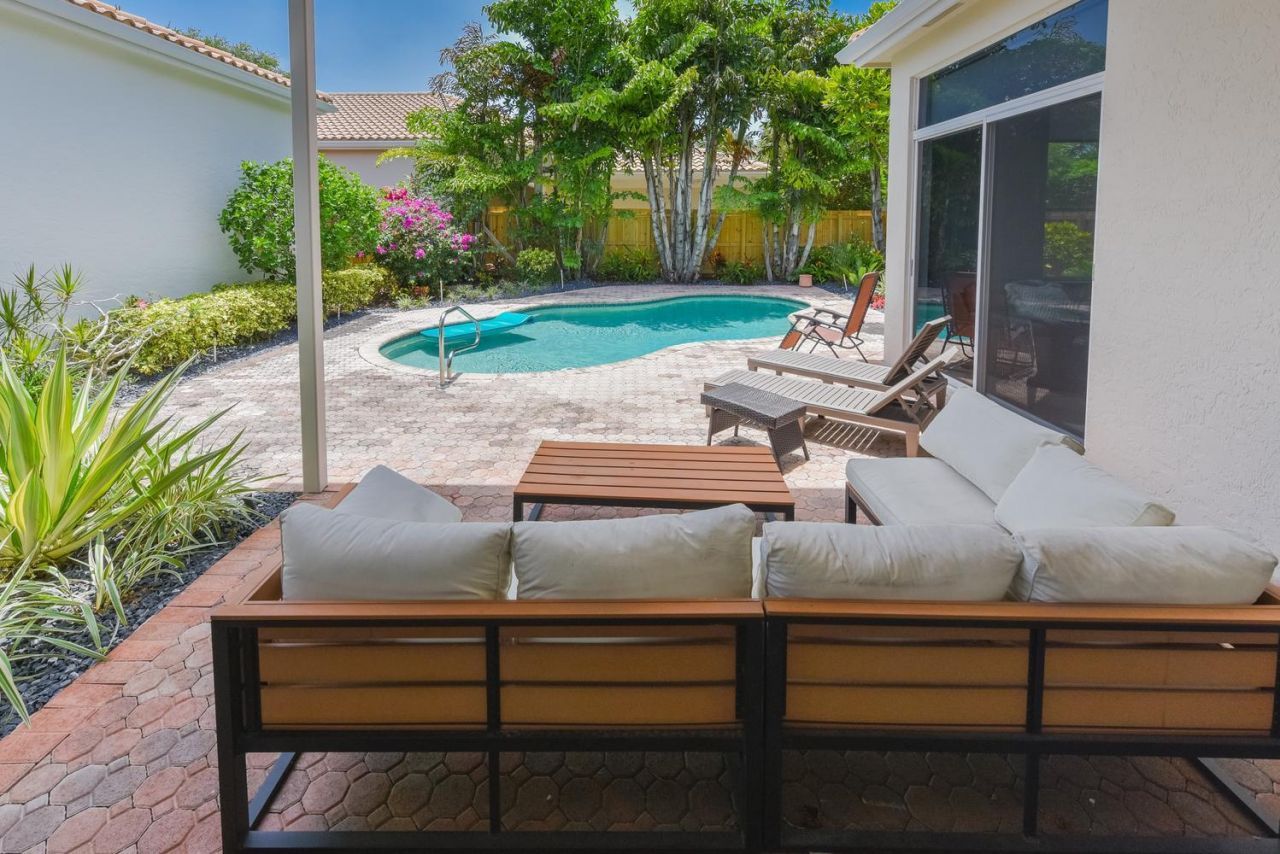 6685 NW 24th Terrace, Boca Raton, FL 33496 Photo