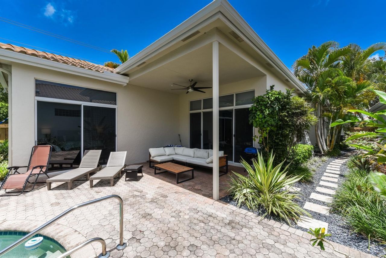 6685 NW 24th Terrace, Boca Raton, FL 33496 Photo