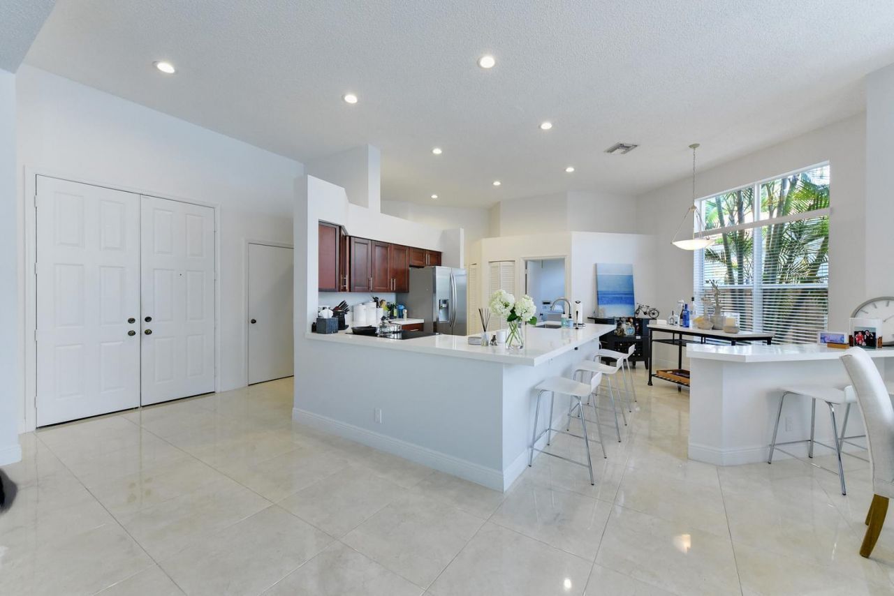 6685 NW 24th Terrace, Boca Raton, FL 33496 Photo