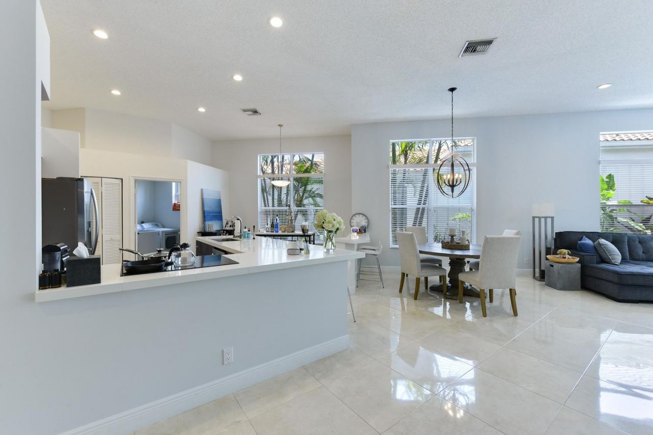 6685 NW 24th Terrace, Boca Raton, FL 33496 Photo