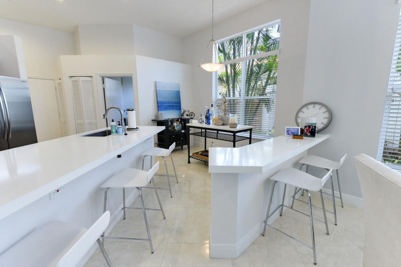 6685 NW 24th Terrace, Boca Raton, FL 33496 Photo