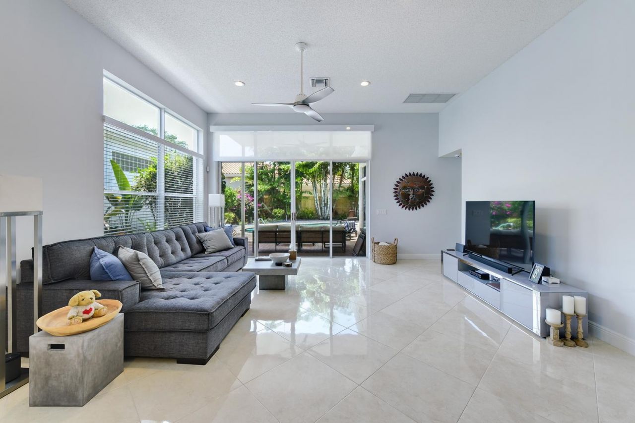 6685 NW 24th Terrace, Boca Raton, FL 33496 Photo