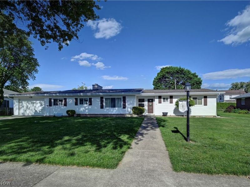 1017 Kaderly Street NW, New Philadelphia, OH 44663 Photo 2