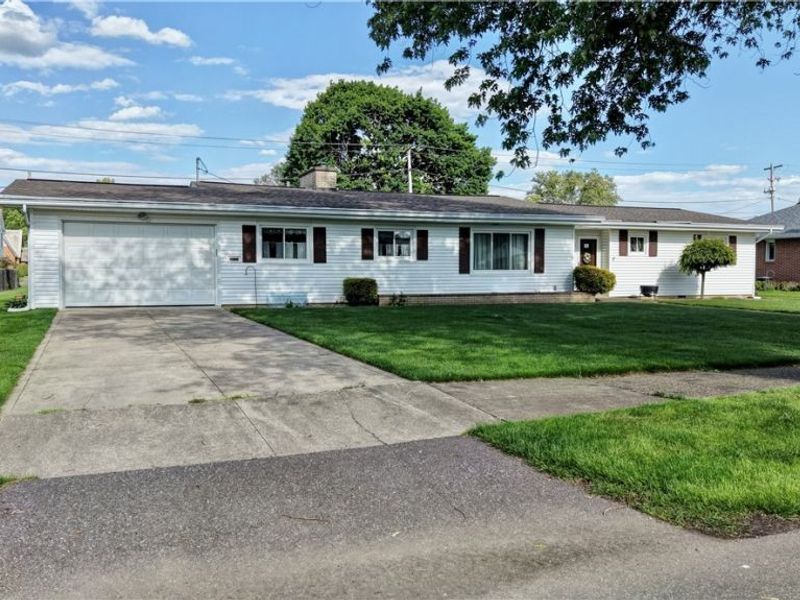 1017 Kaderly Street NW, New Philadelphia, OH 44663 Photo 3