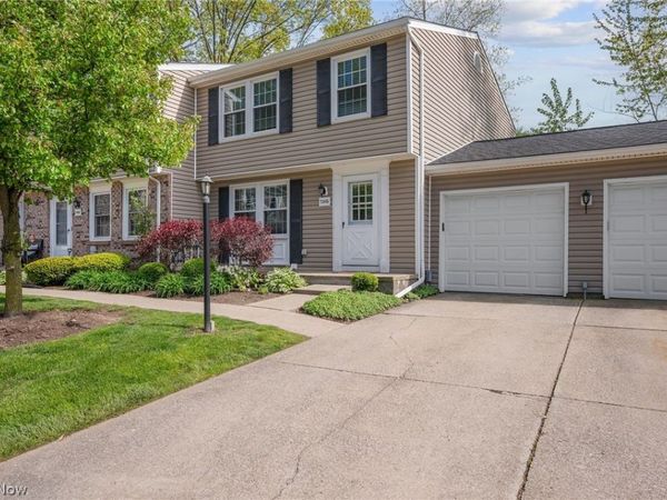 7396 S Chestnut Commons Drive , Mentor, OH 44060