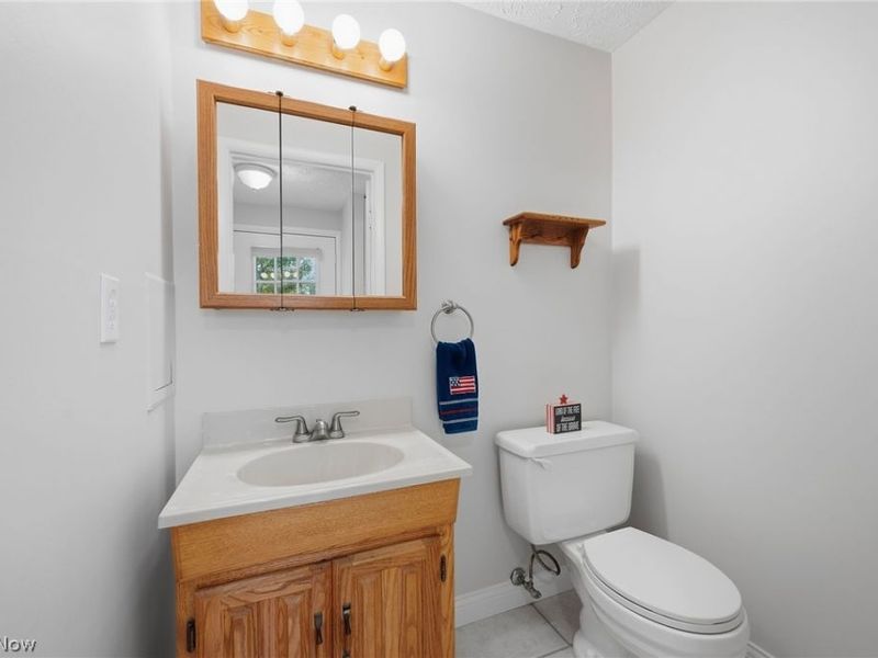 7396 S Chestnut Commons Drive, Mentor, OH 44060 Photo 10