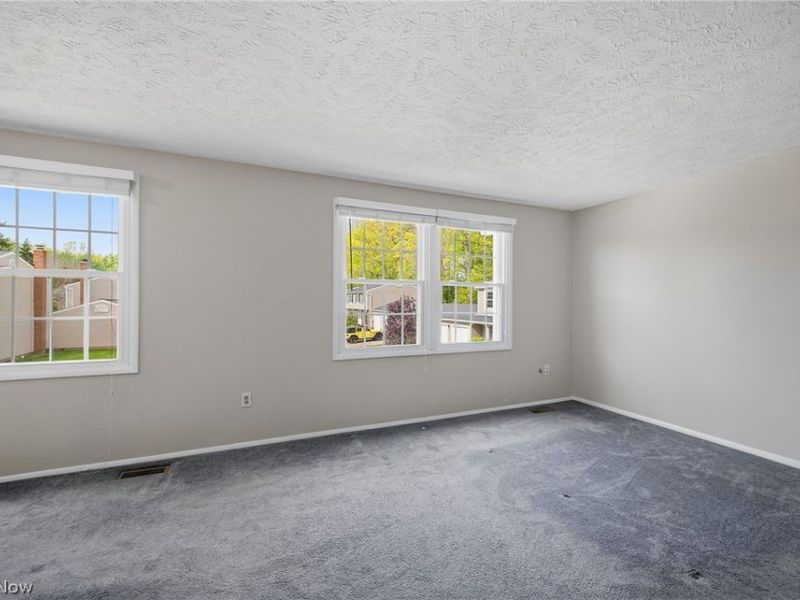 7396 S Chestnut Commons Drive, Mentor, OH 44060 Photo 12
