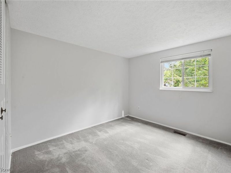 7396 S Chestnut Commons Drive, Mentor, OH 44060 Photo 16