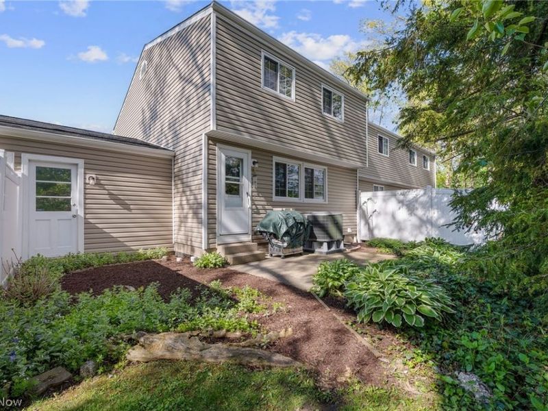 7396 S Chestnut Commons Drive, Mentor, OH 44060 Photo 23