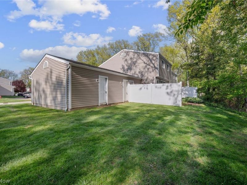 7396 S Chestnut Commons Drive, Mentor, OH 44060 Photo 26