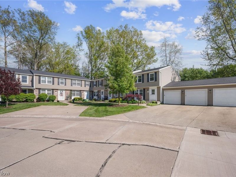 7396 S Chestnut Commons Drive, Mentor, OH 44060 Photo 29