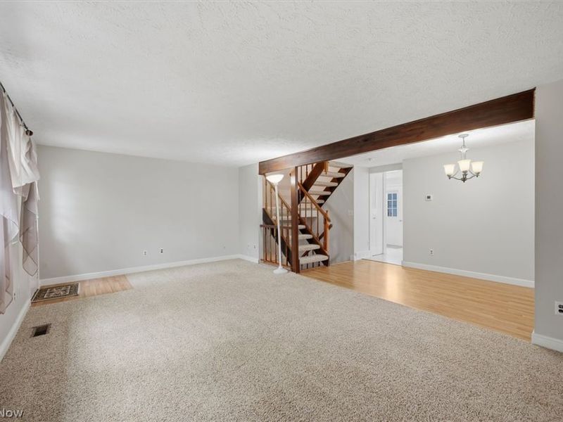 7396 S Chestnut Commons Drive, Mentor, OH 44060 Photo 7
