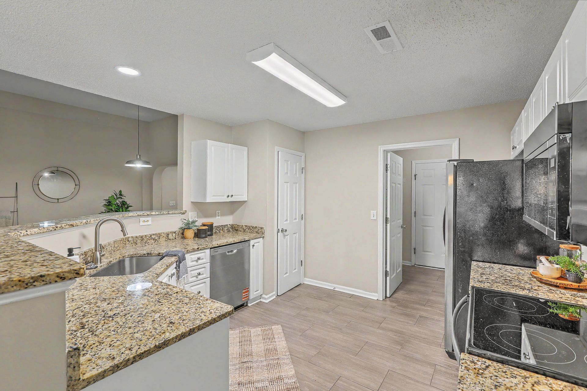 1590 Harborsun Drive Photo 15