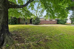 122 Camden Drive  photo 4