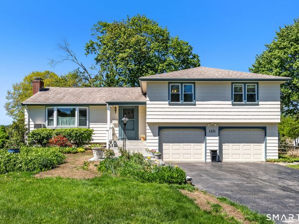 1221 North Main, West Hartford, CT 06117