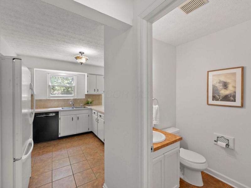 6579 Glacier Avenue , Reynoldsburg, OH 43068 Photo 7