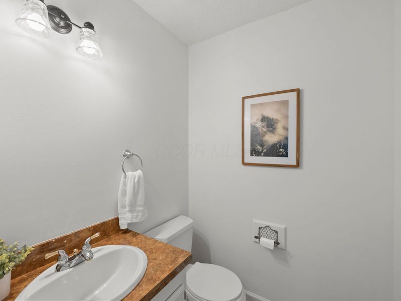 6579 Glacier Avenue , Reynoldsburg, OH 43068 Photo 8