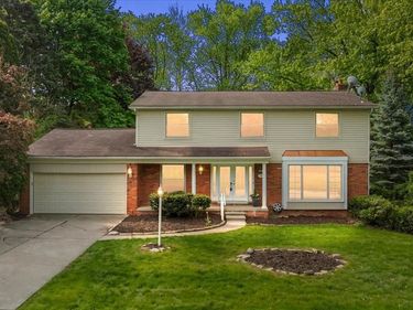 536 Rolling Rock Road S, Bloomfield Hills, MI 48304
