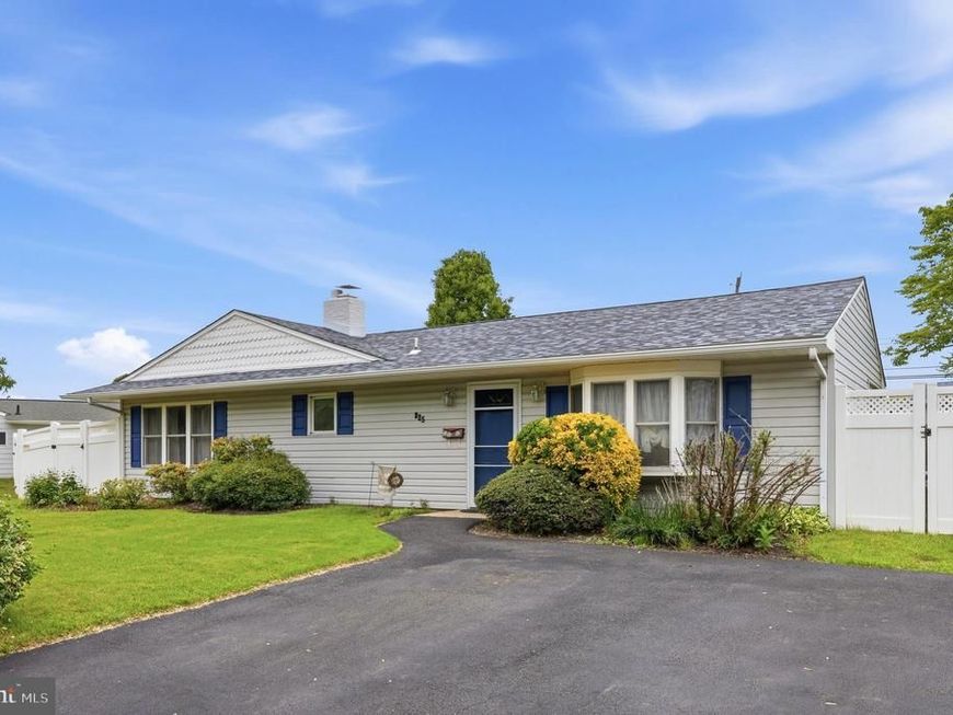 442 Lakeside Drive , Levittown, PA 19054 Main Photo