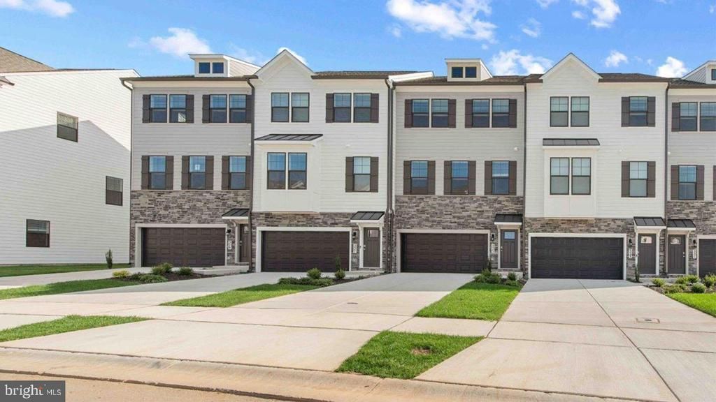 393 Ensemble Way, Frederick, MD 21701 Main Photo
