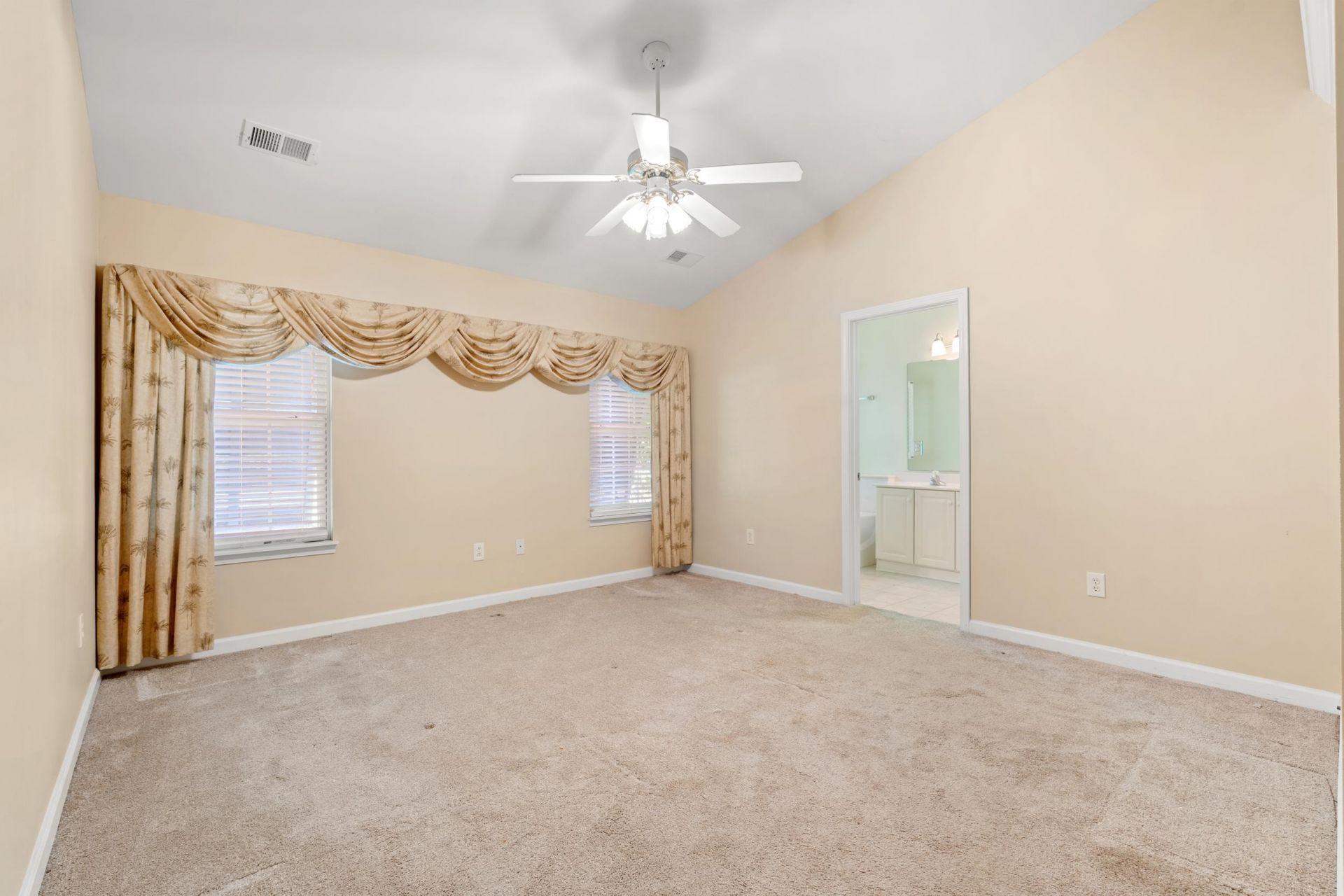 4712 Peony Circle Photo 10