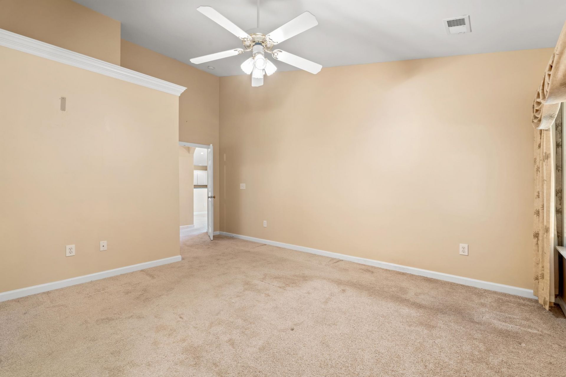 4712 Peony Circle Photo 12