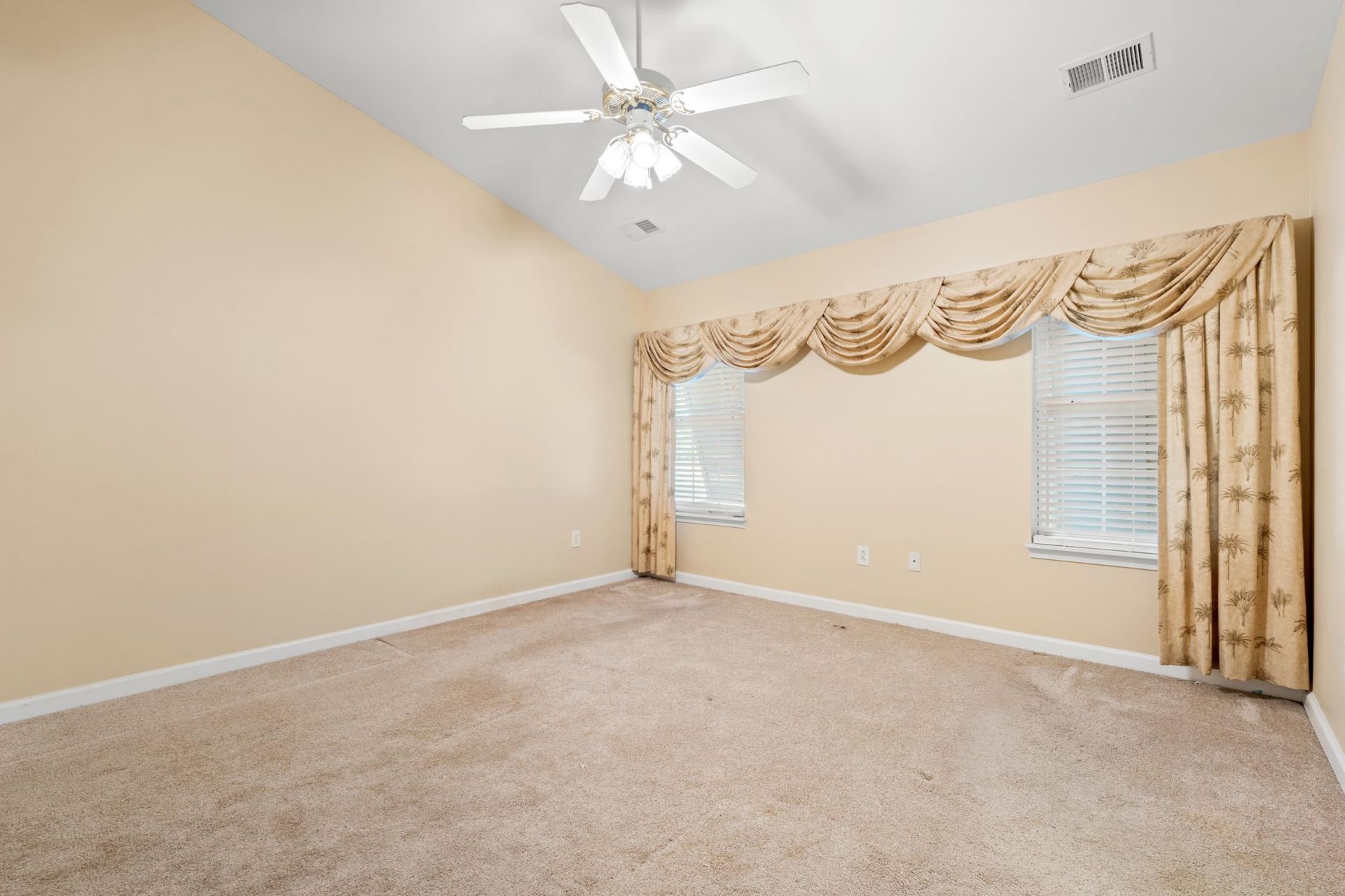 4712 Peony Circle Photo 13