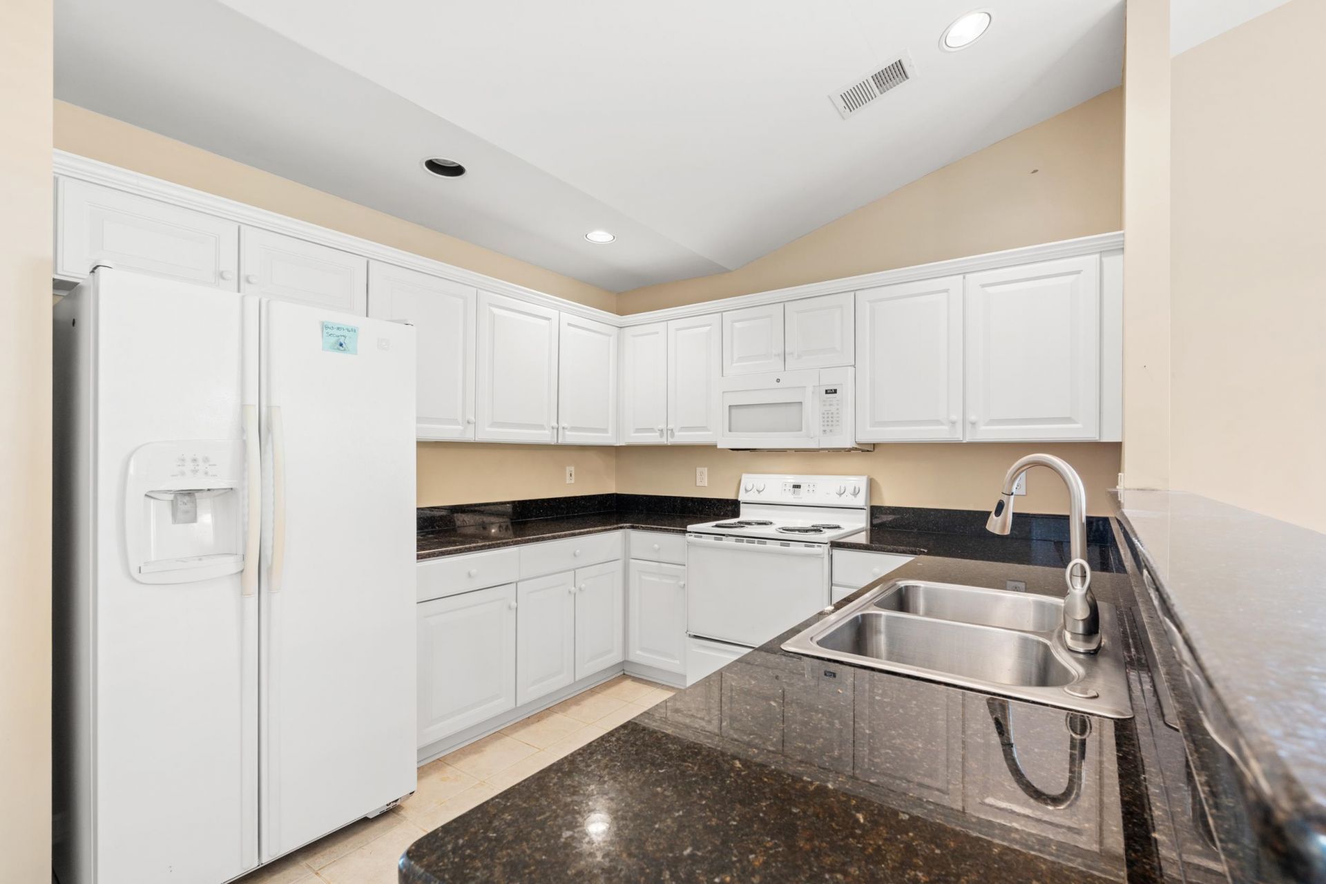 4712 Peony Circle Photo 9