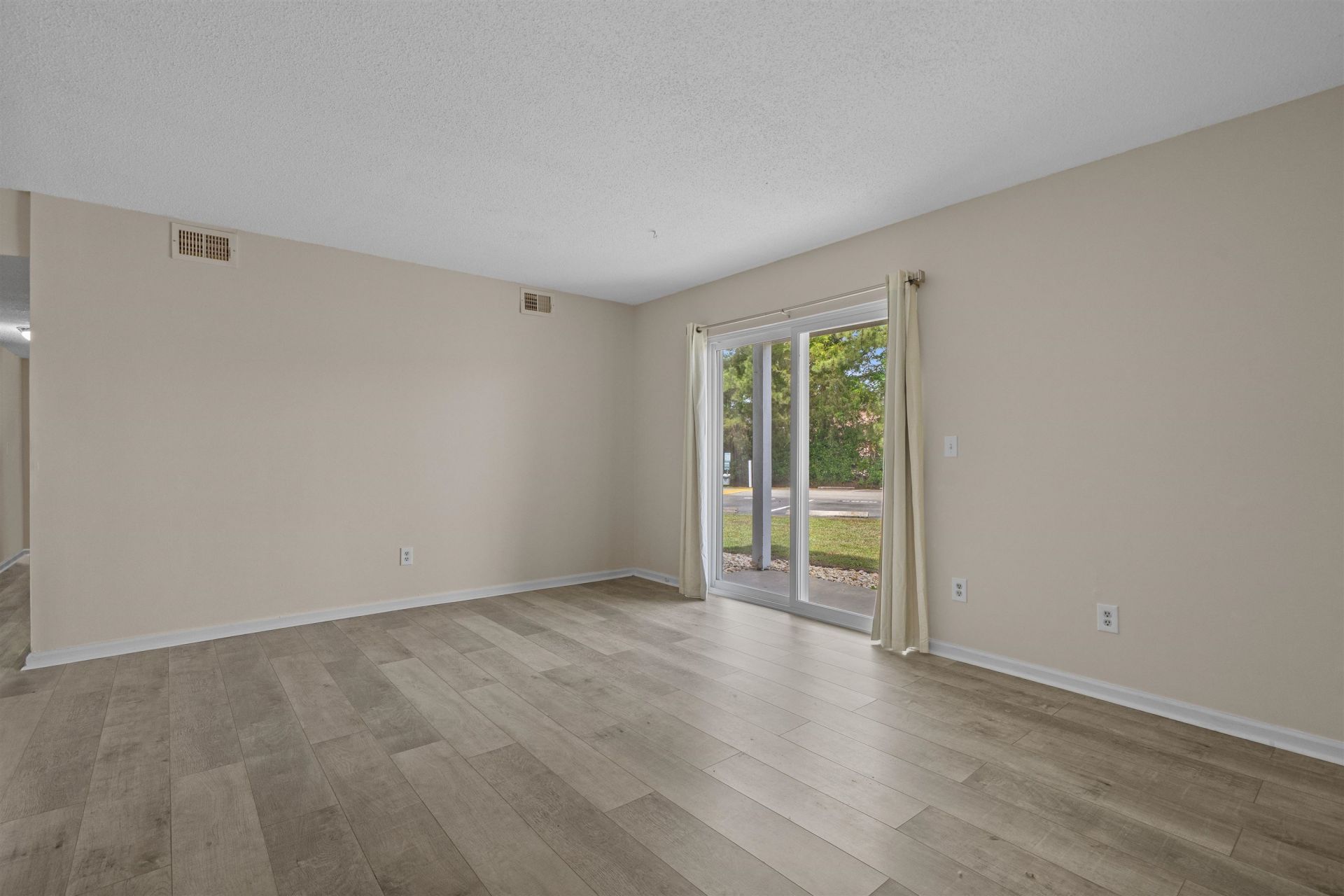 1356 Glenns Bay Rd. Photo 6