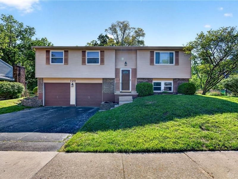 720 Decker Drive, Miamisburg, OH 45342 Photo 2