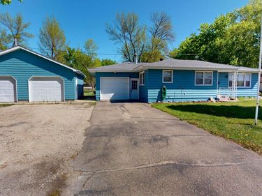 241 5th Street SE, Glenville, MN 56036