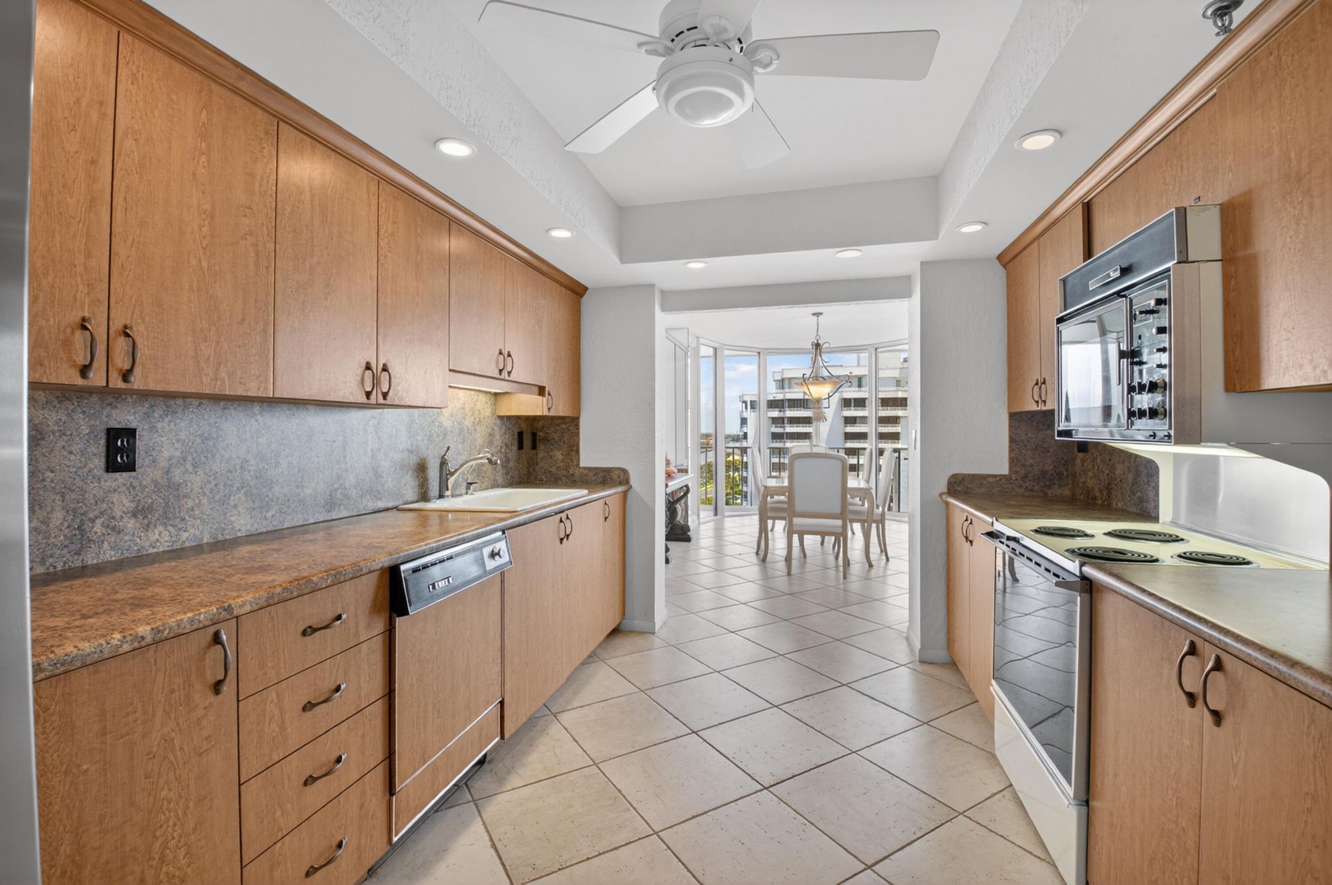 2917 S Ocean Boulevard, Unit 902, Highland Beach, FL 33487 Photo