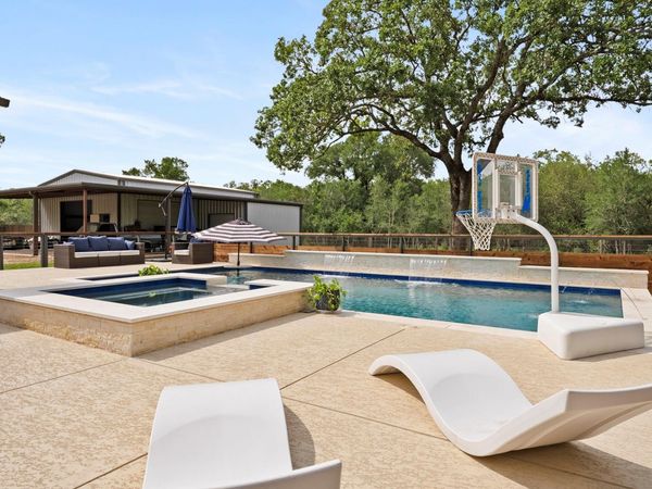2802 Robin RD , Manchaca, TX 78652