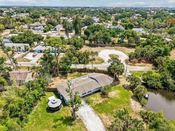 807 LUCILLE AVENUE , NOKOMIS, FL 34275
