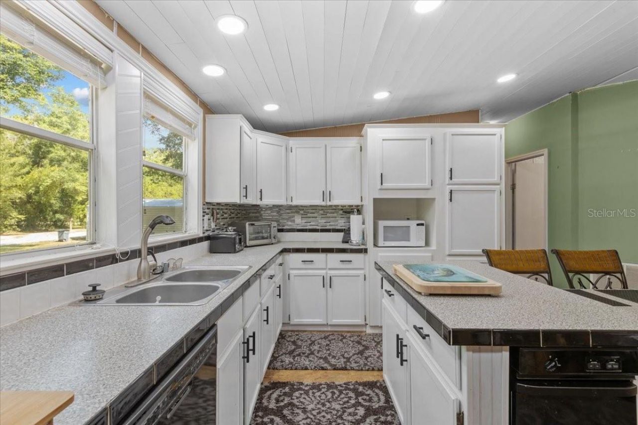 9859 NW 38th Terrace , Branford, FL 32008 Photo