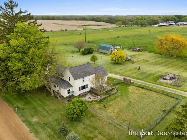 2090 N Shaytown Road, Vermontville, MI 49096