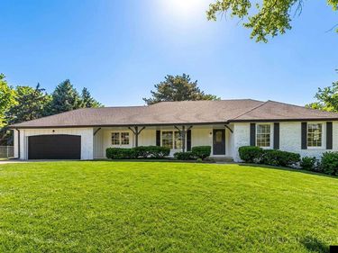 11918 Leavenworth Road , Omaha, NE 68154