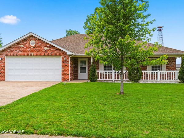 210 BROOKSTONE DRIVE, Holts Summit, MO 65043