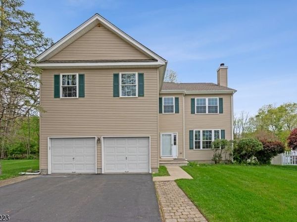 59 Scenic Ct, Hackettstown, NJ 07840