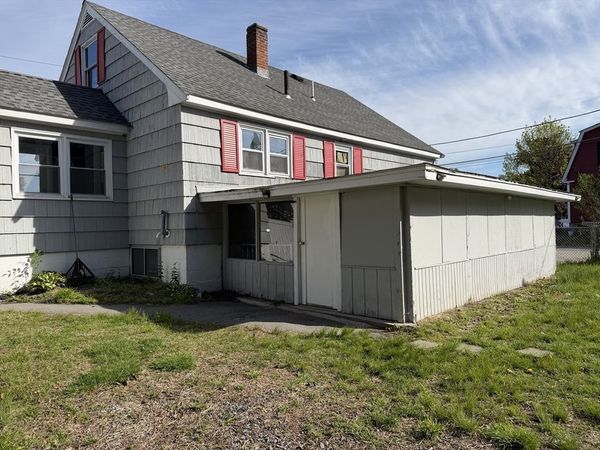 89 Bunker Hill Ave, Unit 2, Lowell, MA 01850