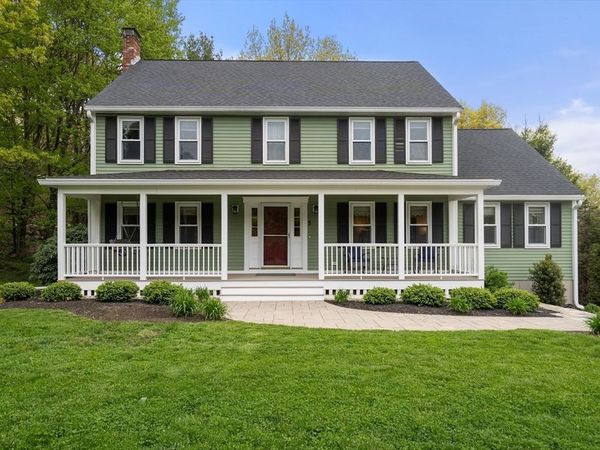 5 Fort Apache Dr, Franklin, MA 02038