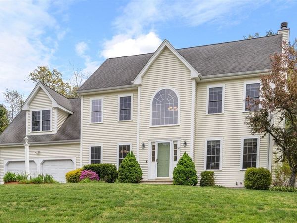 10 Gannett Way, Hopedale, MA 01747
